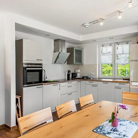 Fuer 8 Personen 168 Qm