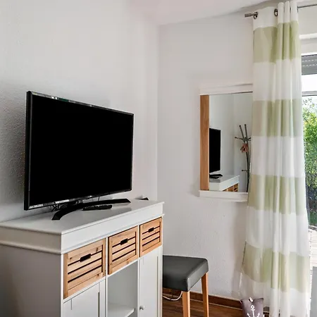 Fuer 8 Personen 168 Qm 度假居 Neu Gaarz