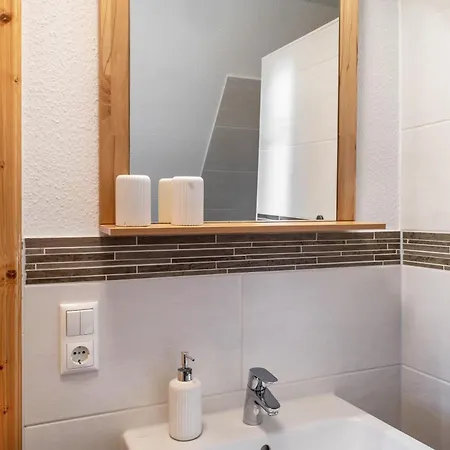 Fuer 8 Personen 168 Qm Holiday home *